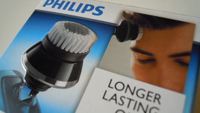 PHILIPS洗顔ブラシのパッケージ (RQ585/51)